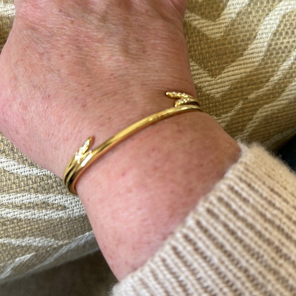 Paired cuffed bracelet - Picture 3 of 4